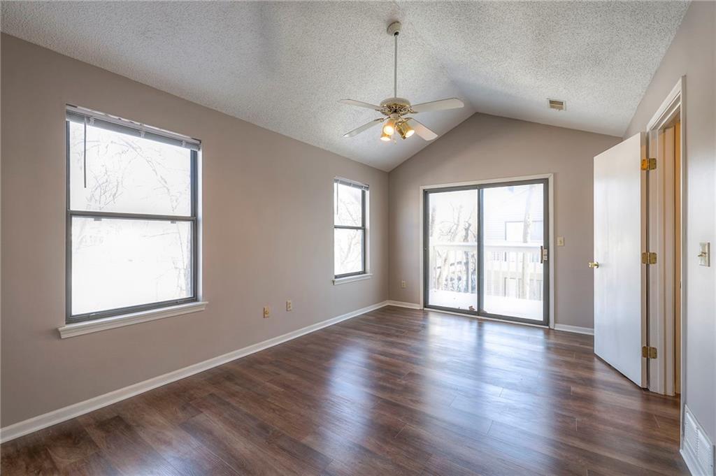 8848 W 106th Terrace