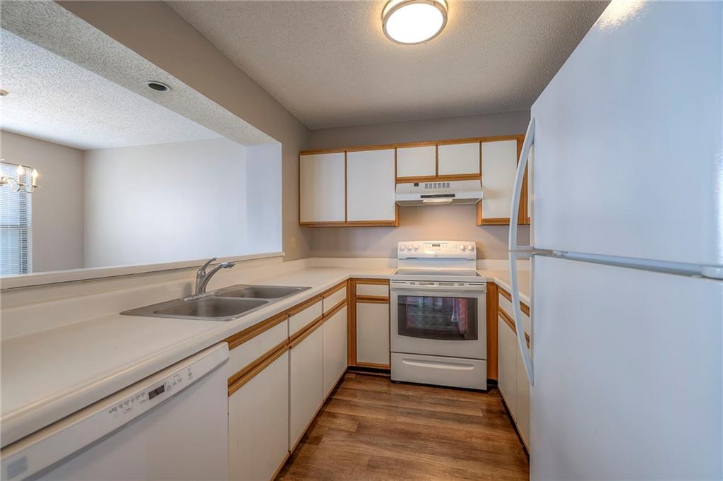 8848 W 106th Terrace