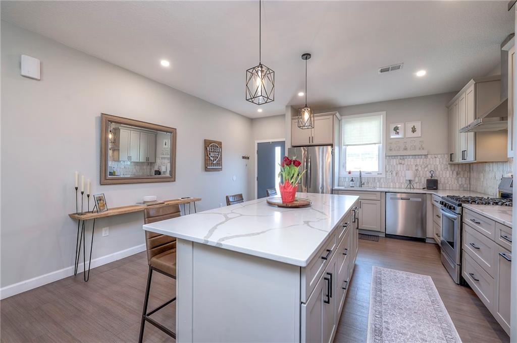 7616 Washington Street