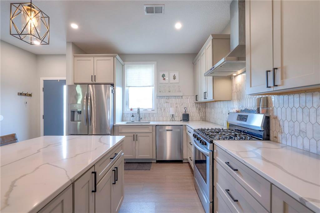 7616 Washington Street