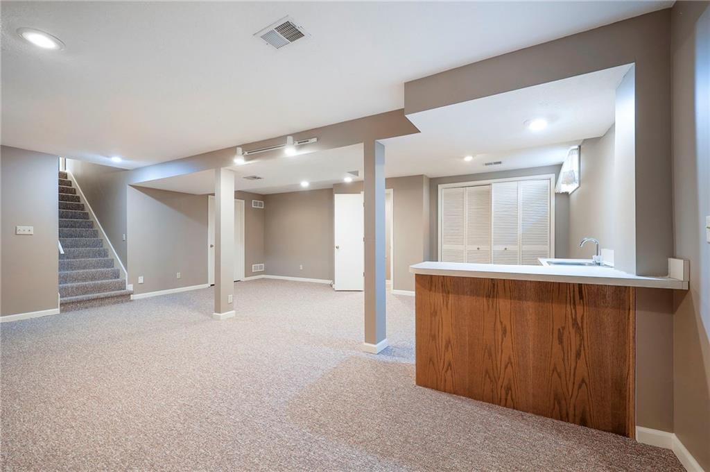 1941 E Frontier Lane