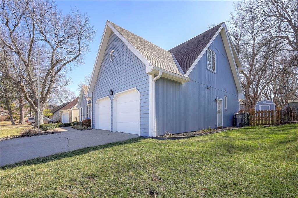 1941 E Frontier Lane