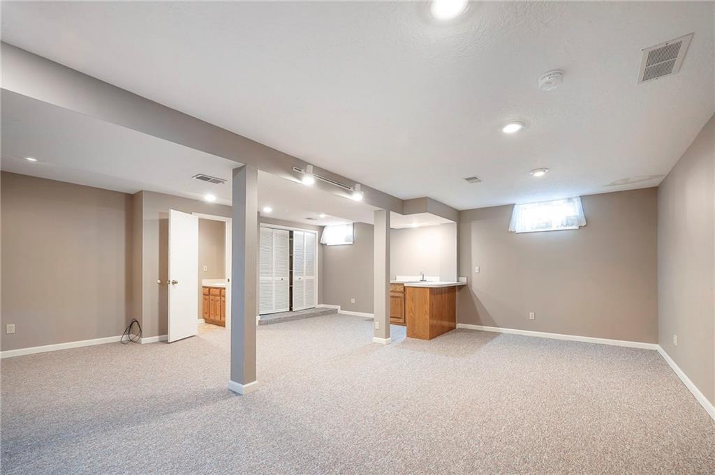 1941 E Frontier Lane