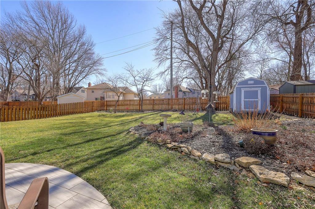 1941 E Frontier Lane