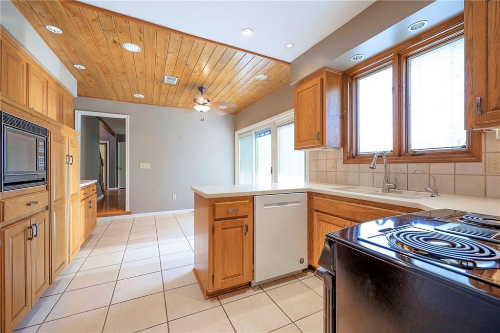 1941 E Frontier Lane