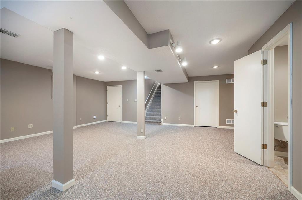 1941 E Frontier Lane