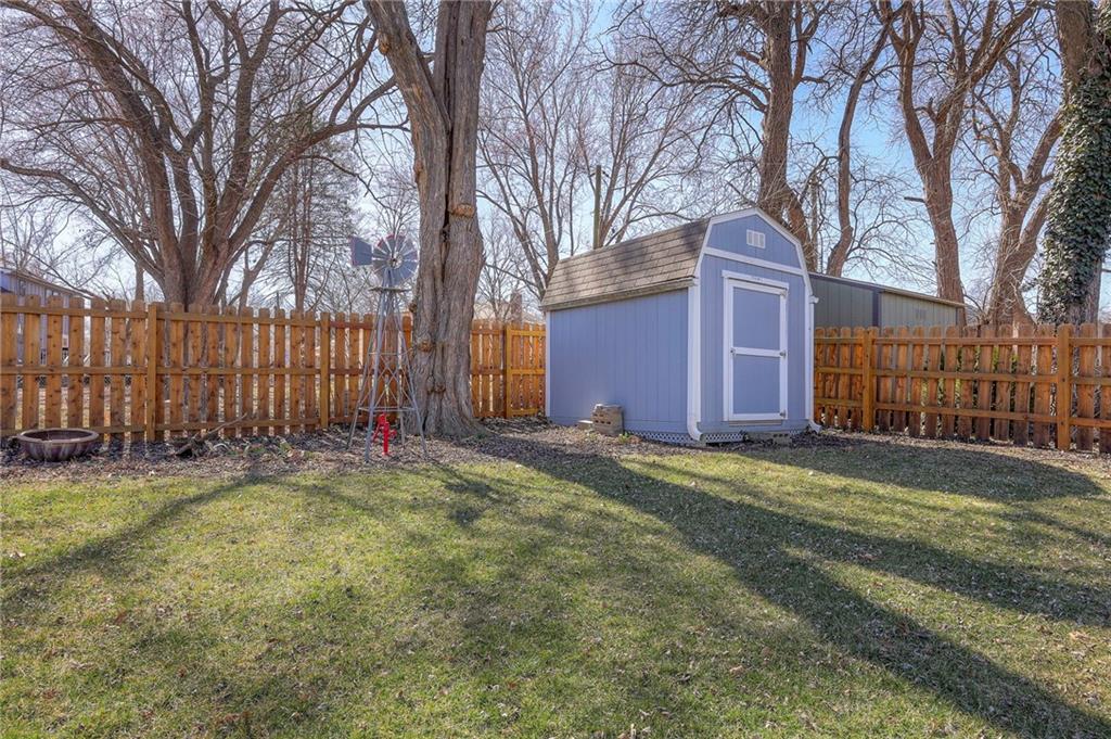 1941 E Frontier Lane