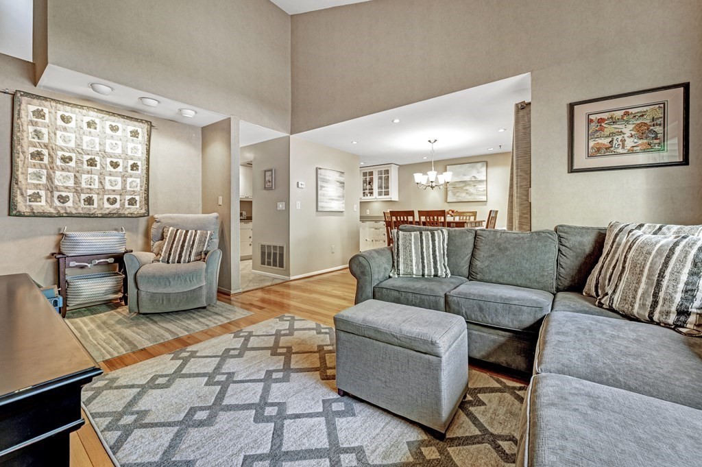 144 Pleasant St Unit: 2