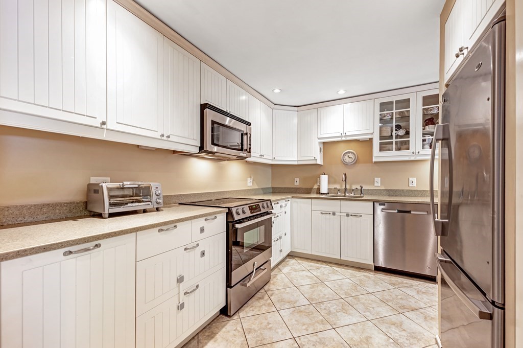 144 Pleasant St Unit: 2