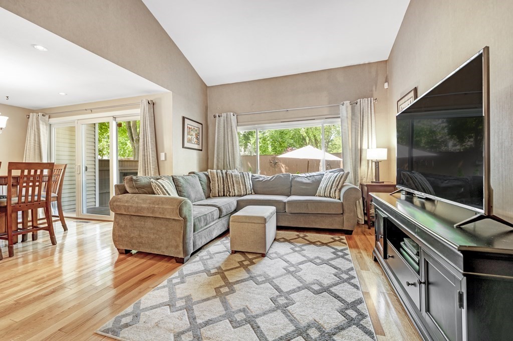 144 Pleasant St Unit: 2
