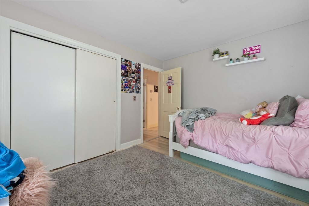 38 Colonial Rd