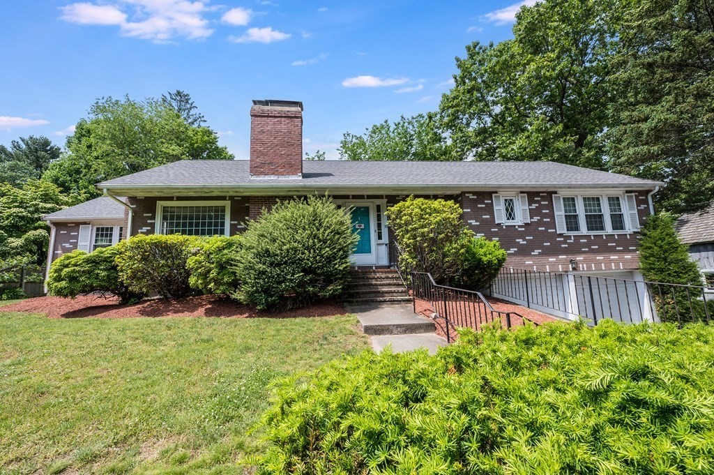 38 Colonial Rd