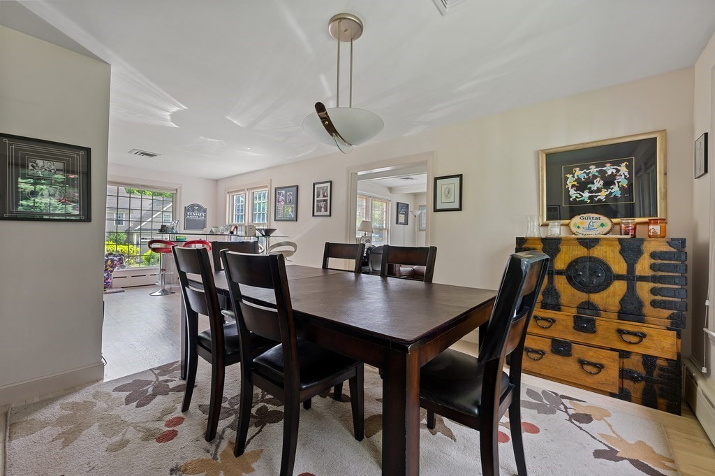 38 Colonial Rd