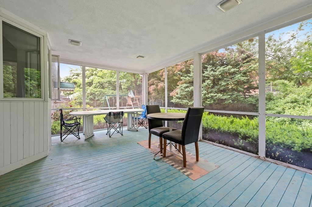 38 Colonial Rd