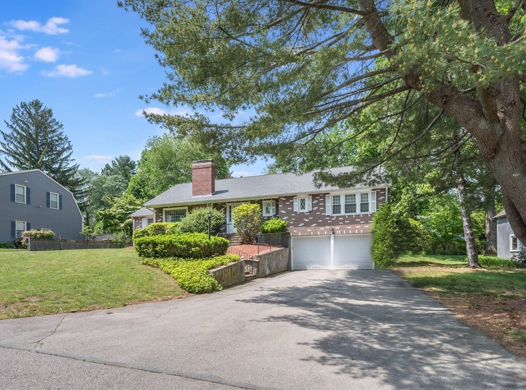38 Colonial Rd