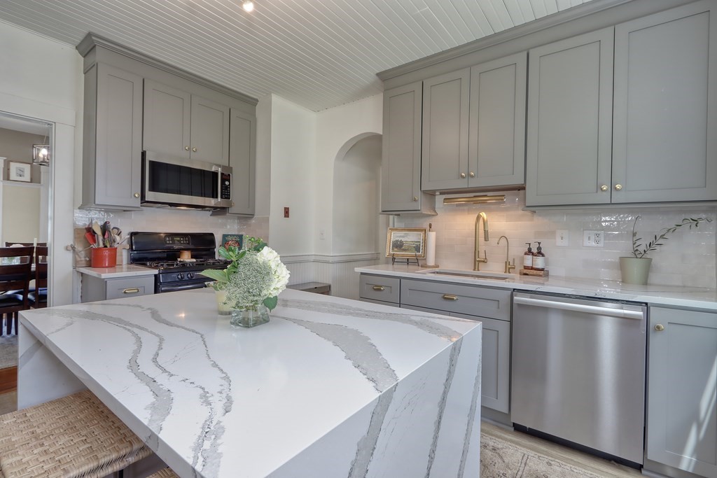39 Loring St