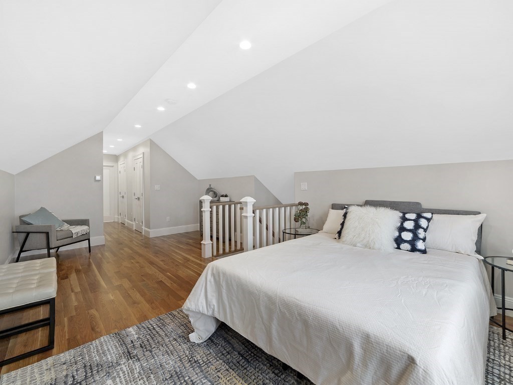 156 Pearl St Unit: 2