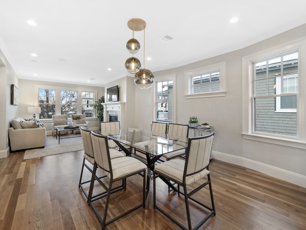 156 Pearl St Unit: 2