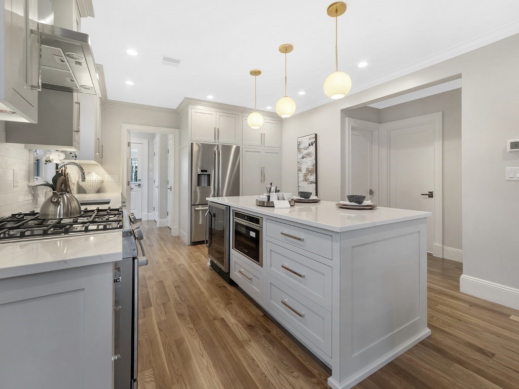 156 Pearl St Unit: 2