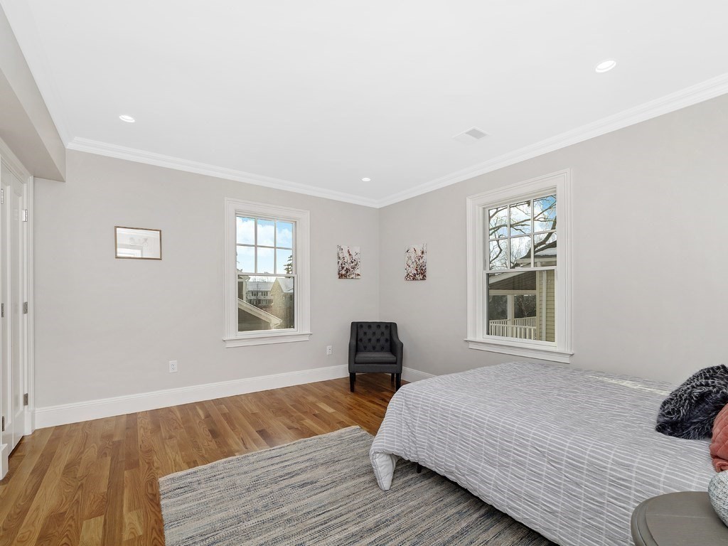 156 Pearl St Unit: 2