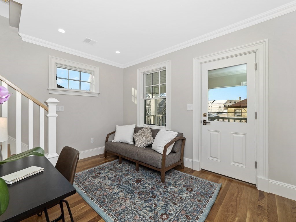 156 Pearl St Unit: 2