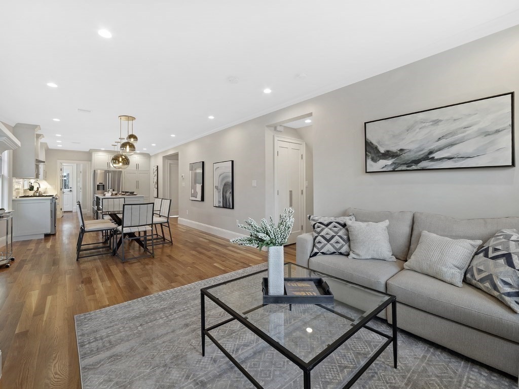 156 Pearl St Unit: 2