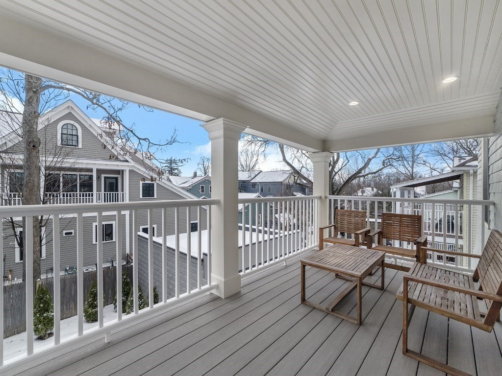 156 Pearl St Unit: 2