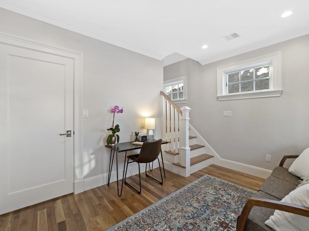156 Pearl St Unit: 2