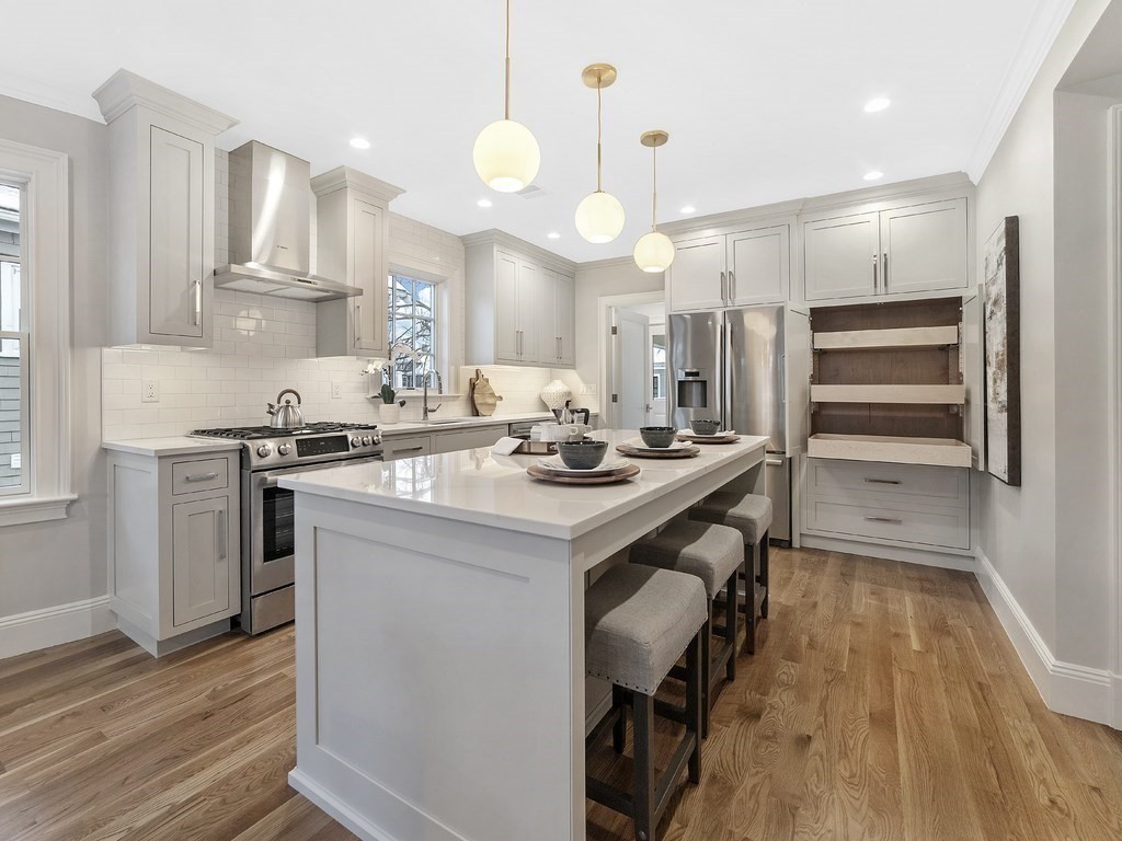 156 Pearl St Unit: 2