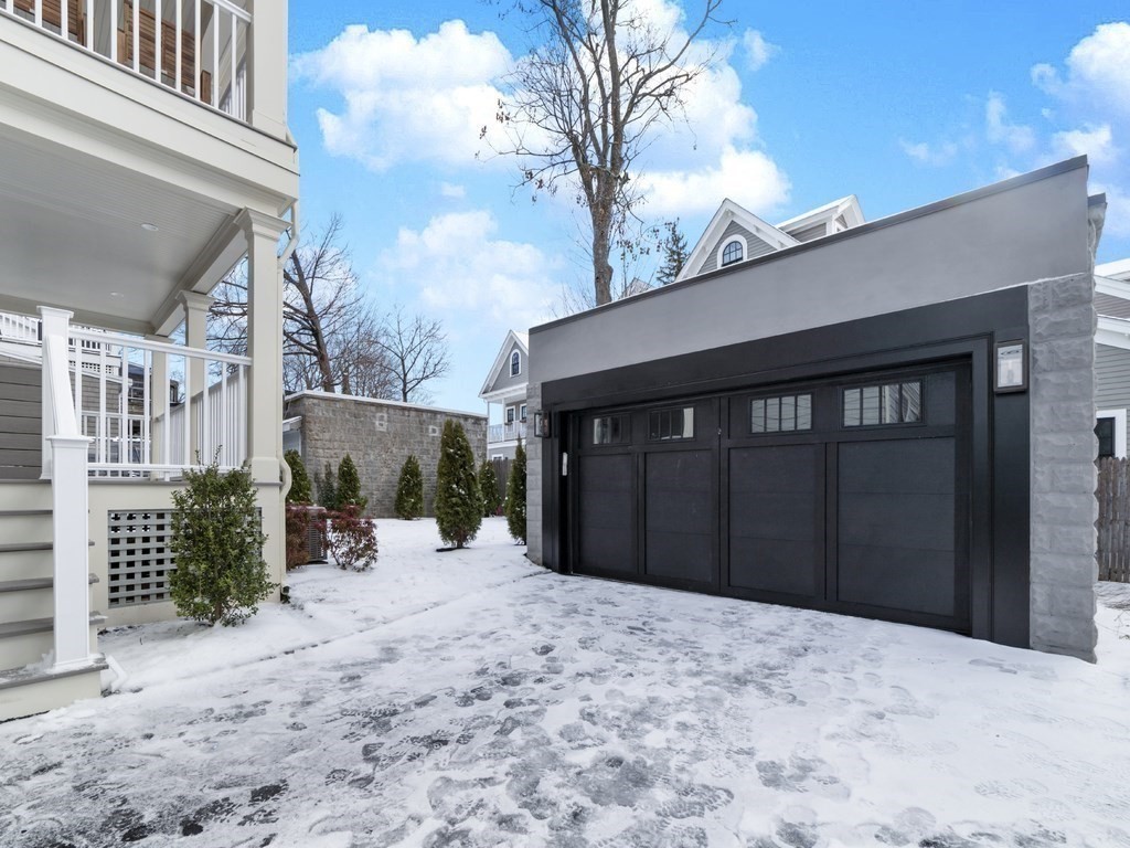 156 Pearl St Unit: 2