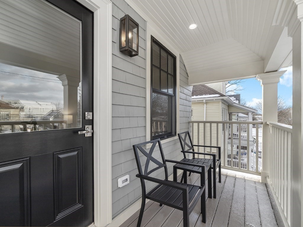 156 Pearl St Unit: 2