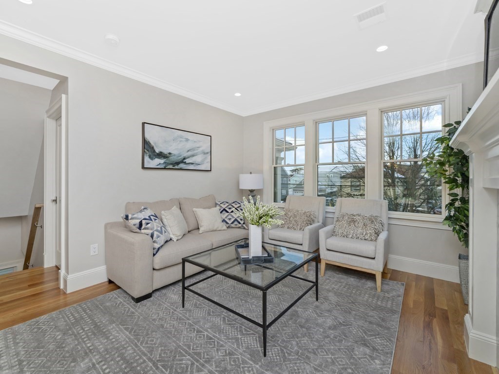 156 Pearl St Unit: 2