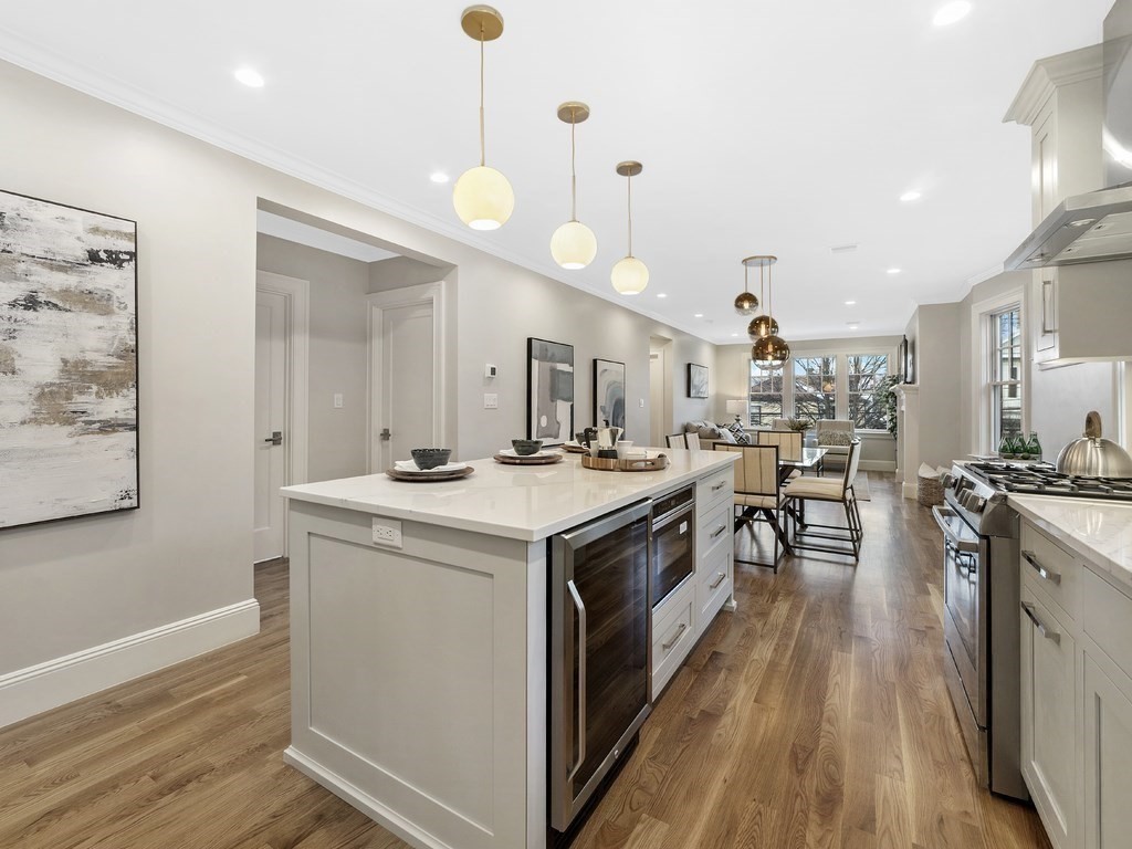 156 Pearl St Unit: 2