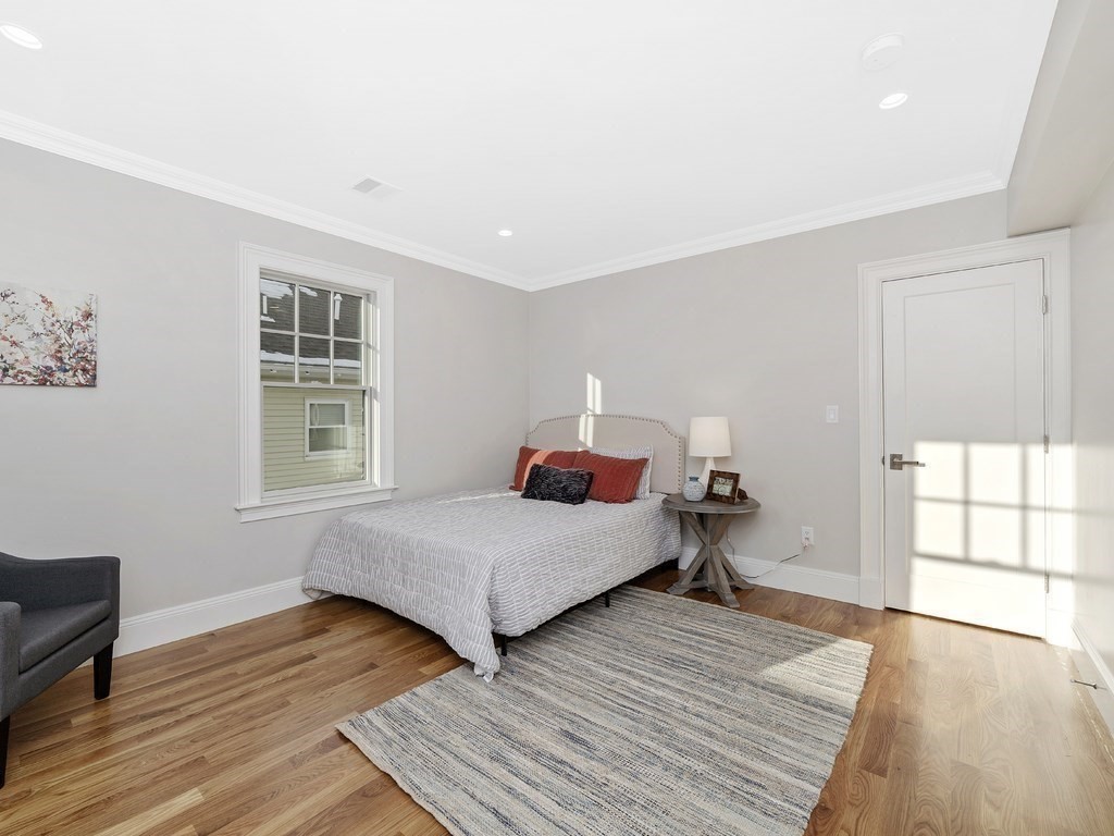 156 Pearl St Unit: 2