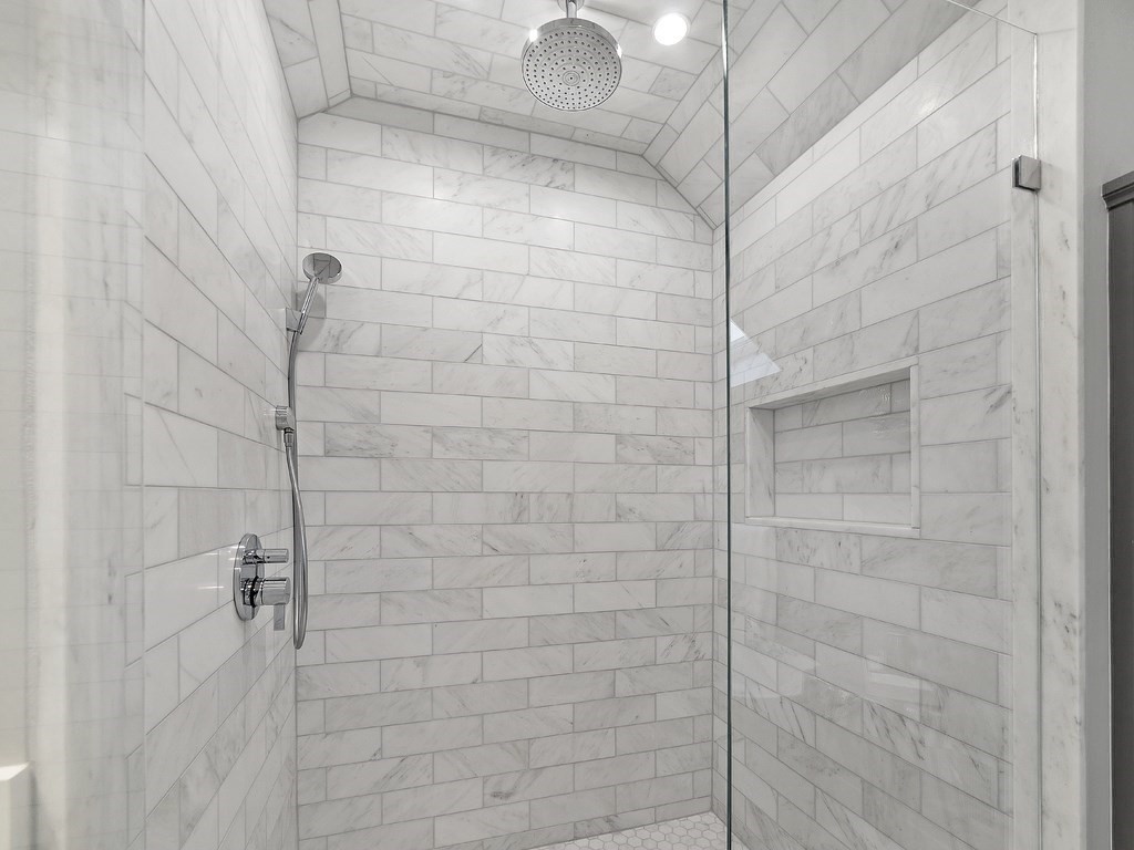 156 Pearl St Unit: 2