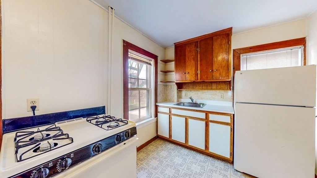 33 Snow St