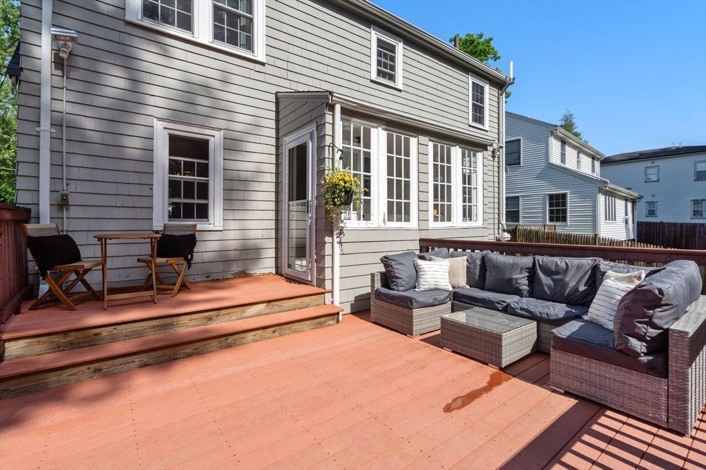 60 Lakeshore Dr