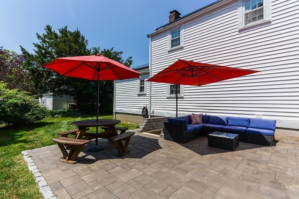 1364 High St
