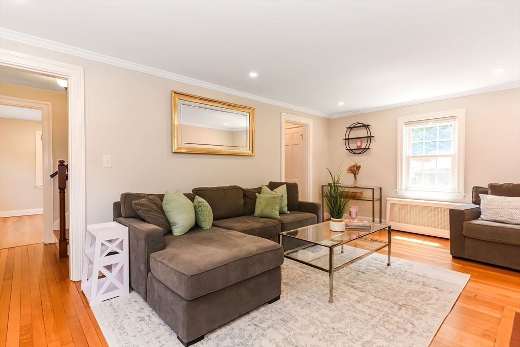 1364 High St