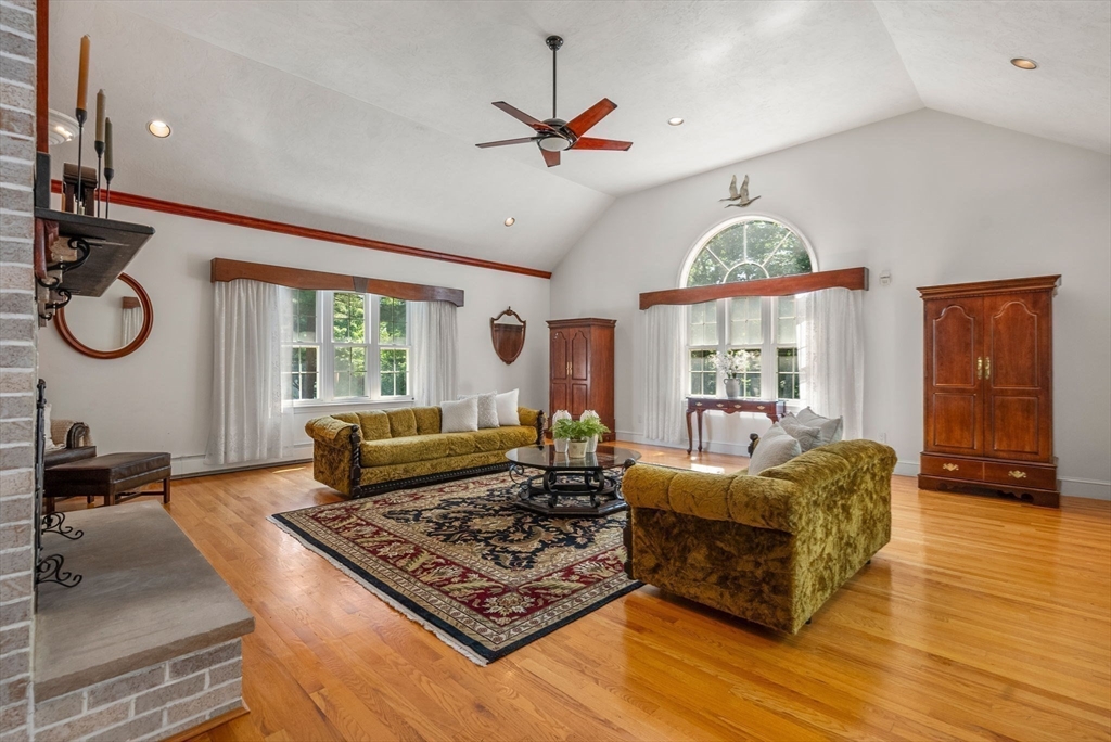 23 Trailside Rd