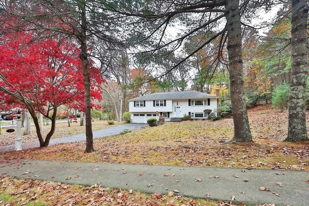15 Appletree Ln
