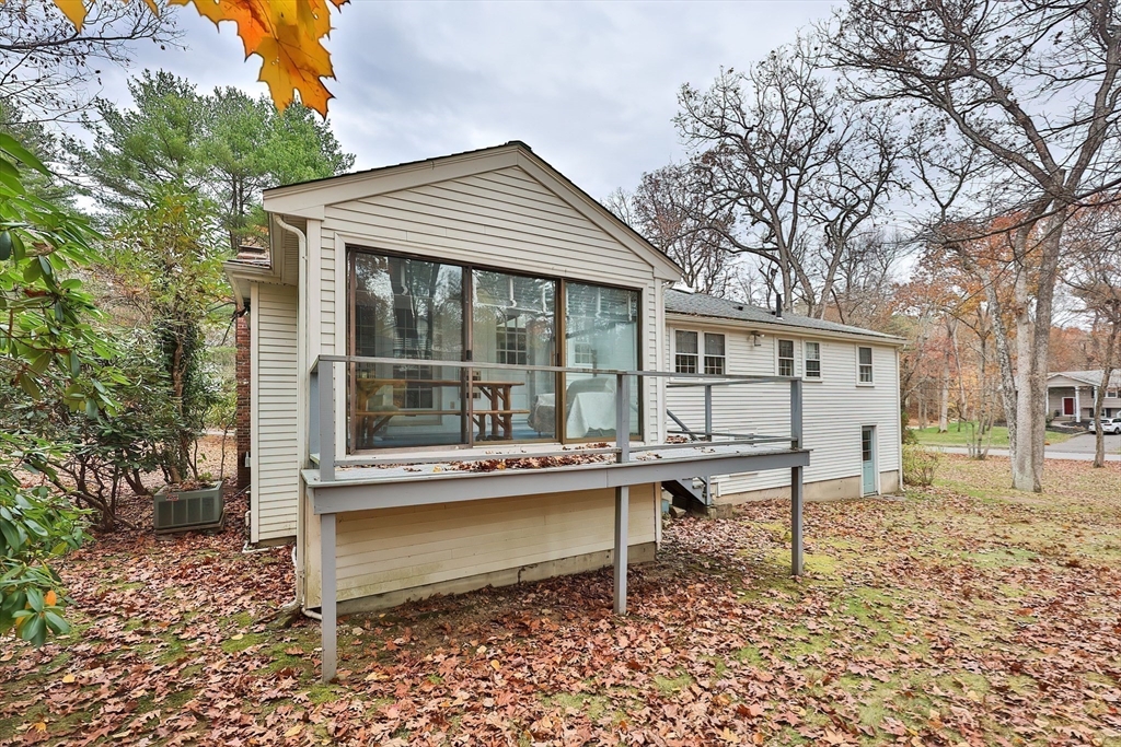 15 Appletree Ln