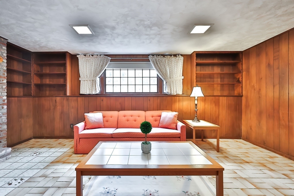 15 Appletree Ln
