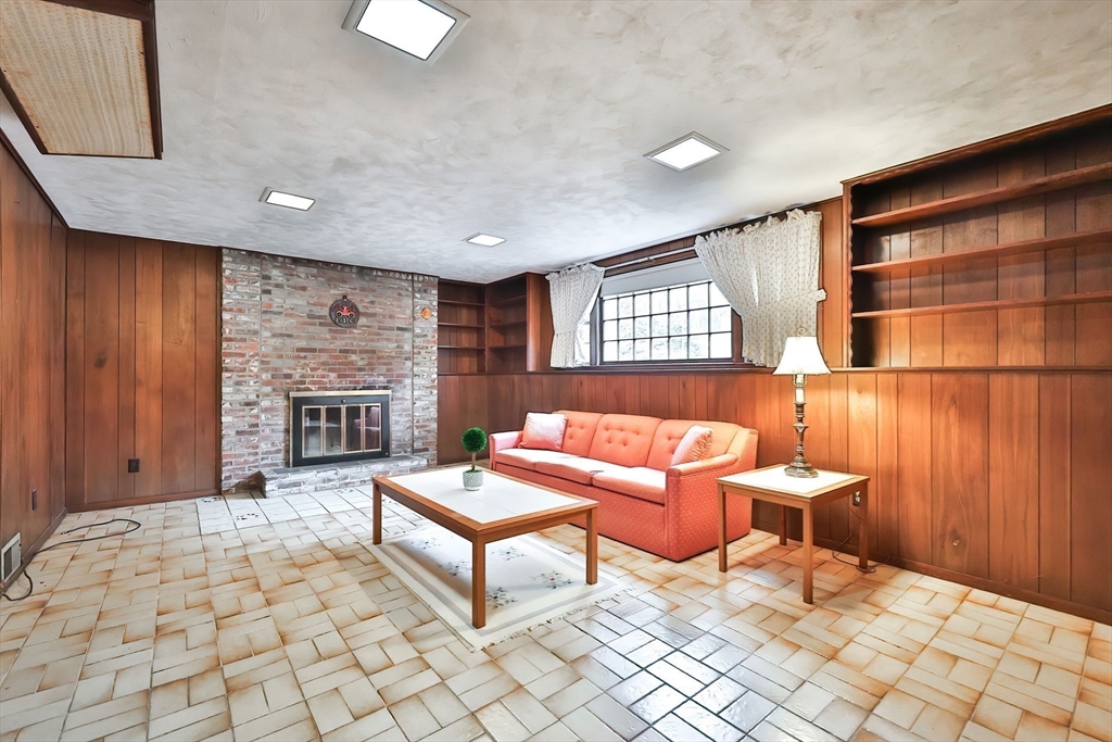 15 Appletree Ln