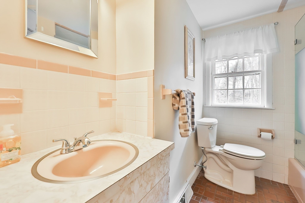 15 Appletree Ln