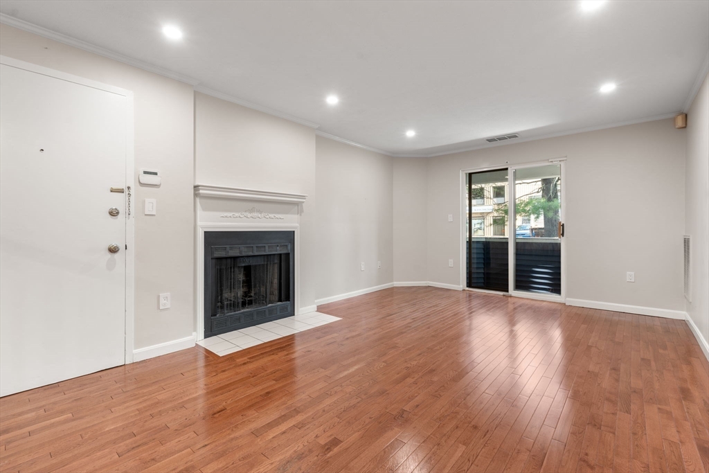 1216 Vfw Pkwy # 40