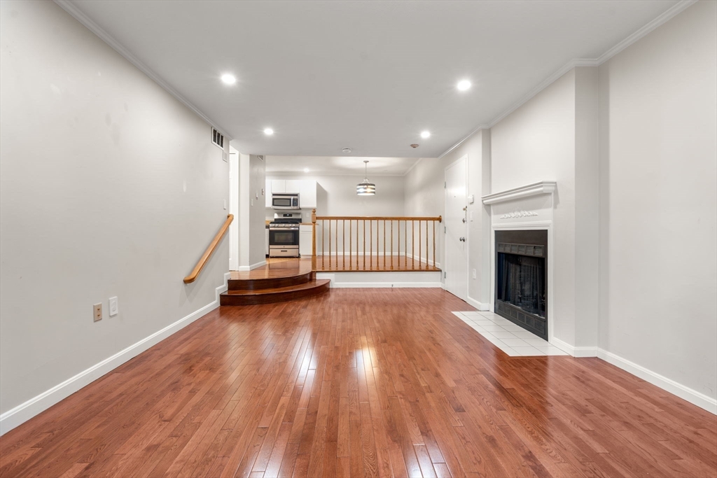 1216 Vfw Pkwy # 40