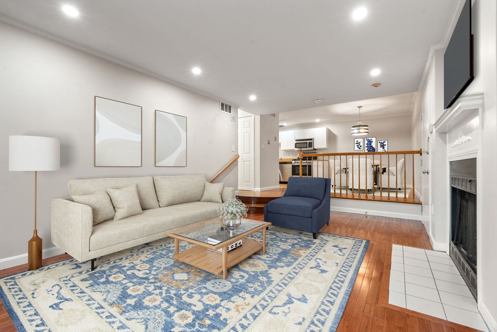 1216 Vfw Pkwy # 40