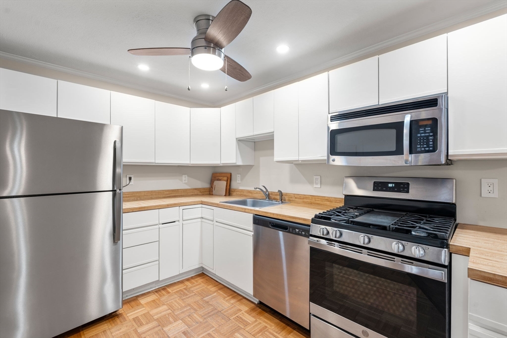 1216 Vfw Pkwy # 40