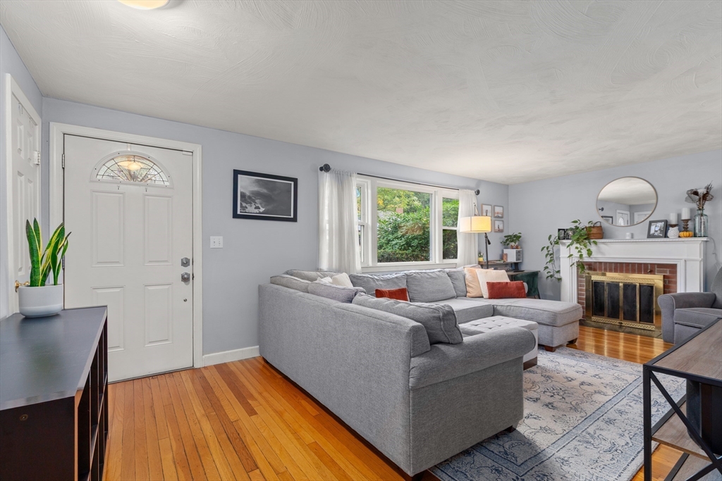 24 Pond Farm Rd